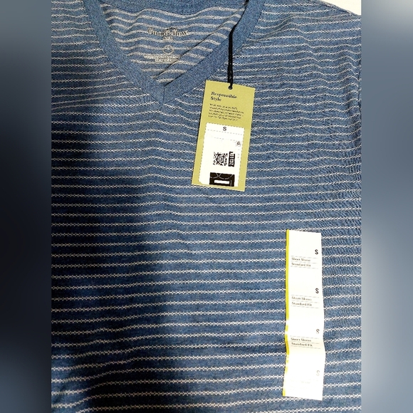 ⭐️3/$15 V-Neck T-shirt BLUE w STRIPE short sleeve Standard Men Small Goodfellow - Picture 2 of 7